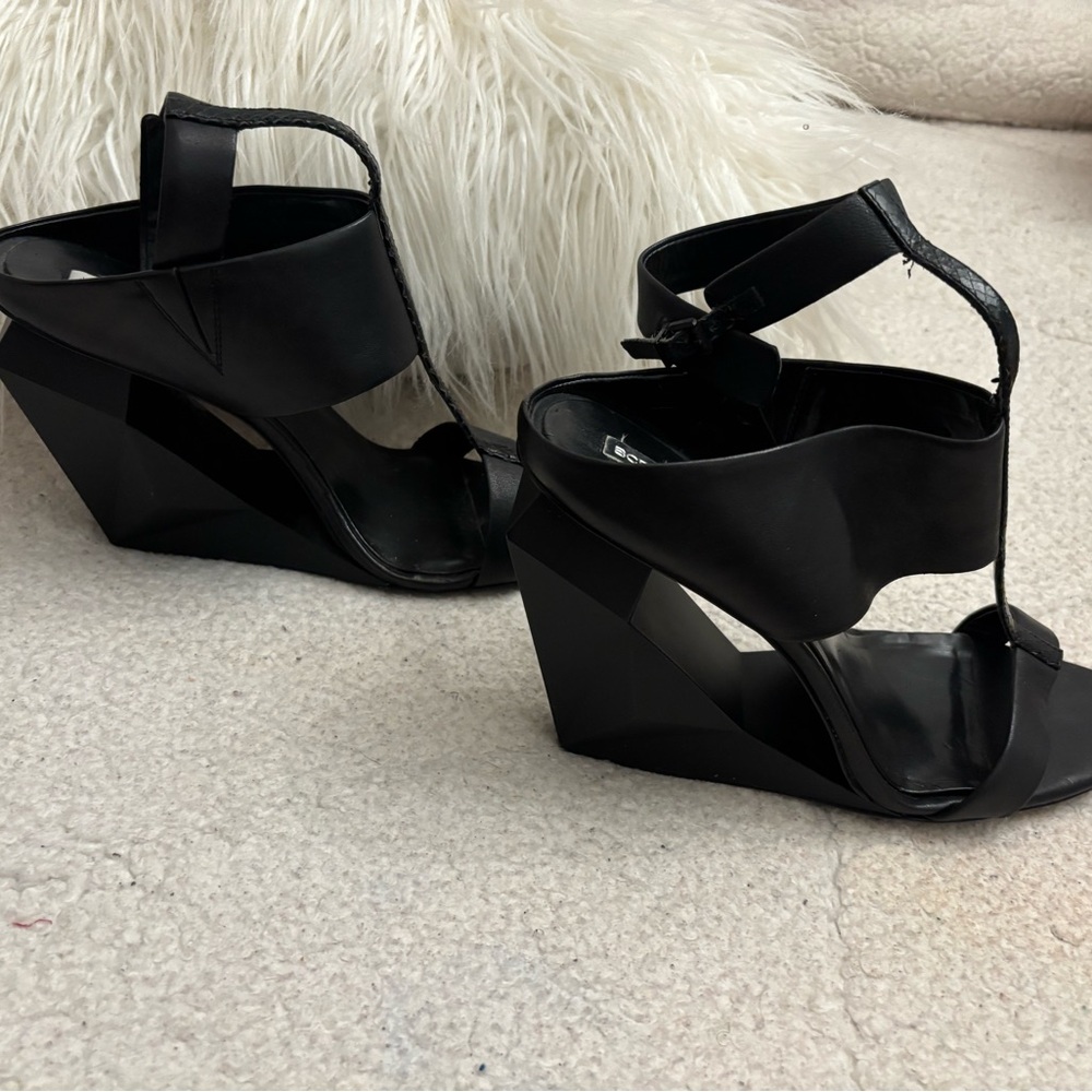 BCBGMaxAzria Black Wedge Sandals with Geometric Straps